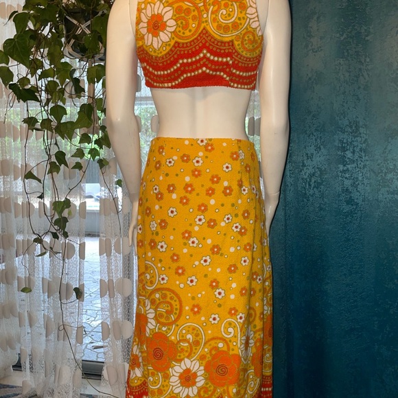 Vintage, two piece, terry cloth and one of a kind🌞 - Picture 3 of 9